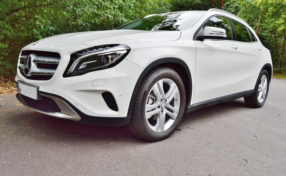 Mercedes Service & Repairs in Barrington, IL